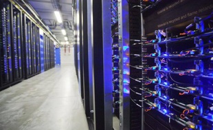 Des racks de serveurs d'un «data center»