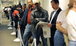 Le « early voting » vote anticipé a fait le plein pour la présidentielle américaine 2008. Ici devant un bureau de vote de Washington DC, le 28 octobre.