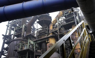 Le sidérurgiste ArcelorMittal a affirmé jeudi n'avoir "pas connaissance" des deux offres de reprise de son site de Florange (Moselle) évoquées la veille par le ministre u Redressement productif, Arnaud Montebourg.