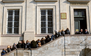 L'entrée de la Cour d'assises du Tarn. Illustration.