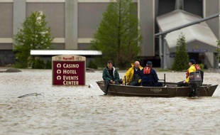 Des inondations ont touché la ville de Metropolis (Illinois), aux Etats-Unis, le 27 avril 2011.