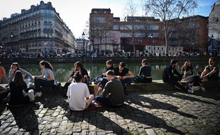 Les Parisiens ont profité ce week-end du redoux. Est-ce l'un des derniers avant un éventuel reconfinement partiel?