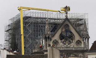 Après l'incendie, Notre-Dame de Paris est examinée sous toutes les coutures.