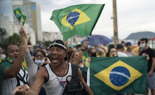 Bolsonaro et sa gestion du coronavirus divise toujours plus le Brésil