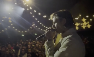 Oreslan est retourné dans la première salle de concert où il a chanté, Brut.