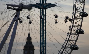 Londres s'attend à un record de plus de 16 millions de touristes étrangers pour l'année 2013, indique jeudi l'organisme de promotion de la capitale britannique qui extrapole des statistiques sur neuf mois, après une forte fréquentation estivale.