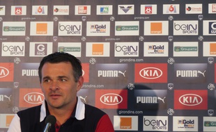 Le Haillan, le 10 juin 2014 - Willy Sagnol, nouvel entraÓneur de Bordeaux, prÈsentÈ par Jean-Louis Triaud