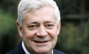 Le vice-président du Front national (FN), Bruno Gollnisch, a avoué mardi une "certaine sympathie" pour le député UMP Christian Vanneste, en soulignant qu'ils avaient été tous deux condamnés puis blanchis par la justice pour des propos controversés.