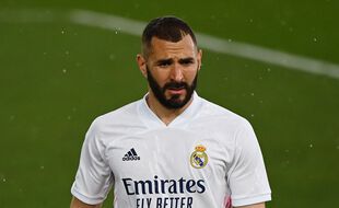 Positif au Covid-19, Karim Benzema devra patienter avant de retrouver ses coéquipiers du Real Madrid.