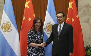 Cristina Fernandez de Kirchner, avec le Premier Ministre chinois Li Keqiang jeudi 5 février 2015.