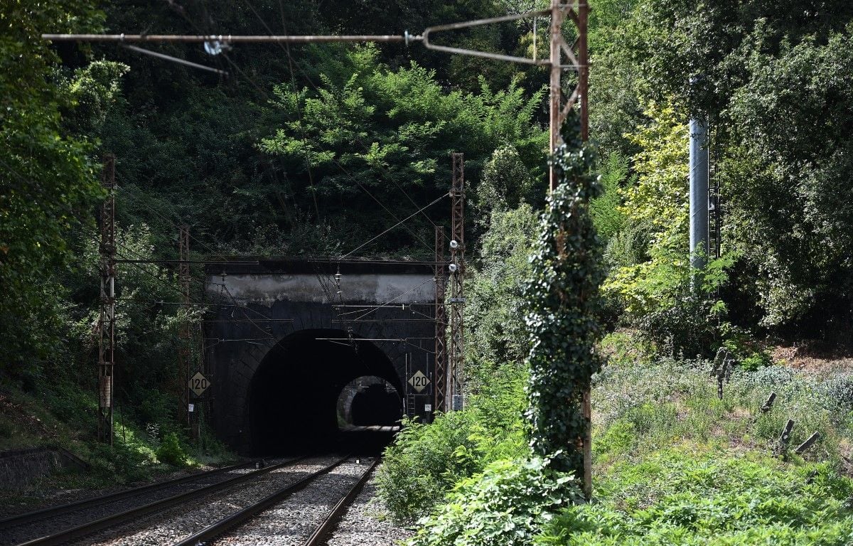 Gironde : Que sait-on après le décès de deux adolescentes de 14 et 15 ans, percutées par un train près de Bordeaux ?