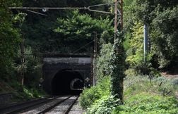 Que sait-on après le décès de deux ados percutées par un train près de Bordeaux ?