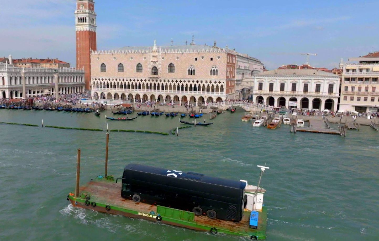 Comment « Destination X » a fait flotter le bus à Venise