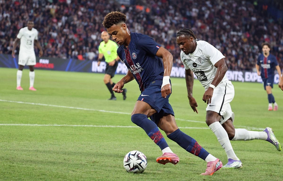 EN DIRECT PSG - Strasbourg : Paris fait tourner pour le choc, Doué, Barcola et Ramos en attaque... Suivez le match avec nous...