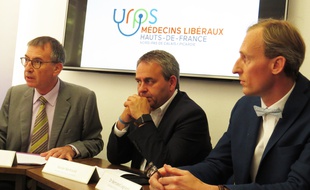 Jean-Paul Ortiz, président de la CSMF France, Xavier Bertrand, président de la région Hauts-de-France et Bertrand Legrand, secrétaire de la CSMF 59-62.