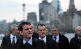 Le Premier ministre Manuel Valls sur le Bund à Shanghai, le 31 janvier 2015