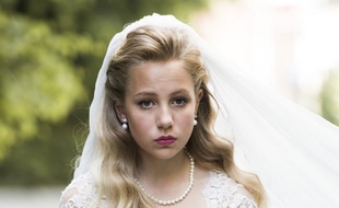 Thea, une Norvégienne de 12 ans, est l'héroïne d'une campagne contre le mariage forcé des enfants.