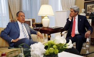 Moscou insistait mardi pour livrer des missiles à la Syrie, au grand dam d'Israël, alors que les risques d'une contagion du conflit à la région semblaient de plus en plus importants.