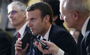 Emmanuel Macron au Centre national d'études spatiales le 2 juin 2017.
