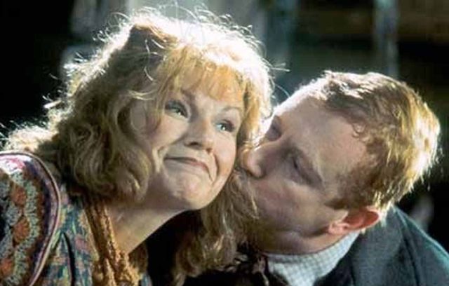 Cette chère maman Weasley (Molly), qui était jouée par Julie Walters.