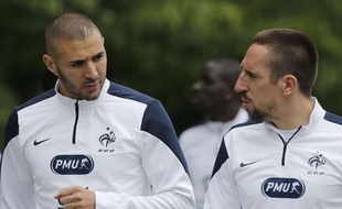 Karim Benzema (à gauche) avec Franck Ribéry à Clairefontaine, en mai 2014