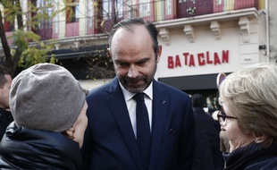 Edouard Philippe devant le Bataclan, à Paris, le 13 novembre 2018, pour les commémorations du troisième anniversaire des attentats du 13- novembre 2015, qui ont fait 130 morts.