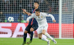 Thiago Silva au duel avec Cristiano Ronaldo le 21 octobre 2015.
