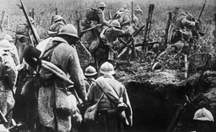 La première guerre mondiale a d'abord été une gigantesque mêlée européenne, dont l?issue s?est jouée sur le front occidental en France et en Belgique où ont eu lieu les grandes batailles les plus meurtrières.