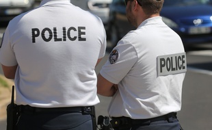 Des policiers. (Illustration)