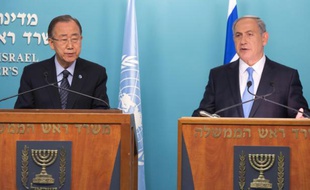Le secrétaire général de l'ONU Ban Ki-moon et le Premier ministre israélien, Benjamin Netanyahu dans une conférence de presse conjointe à Jérusalem, le 20 octobre 2015