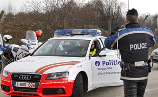 Rekkem, le 21 février 2013. Opération dans le cadre de la coopération transfrontalière des polices a l'ancien poste frontière sur l'autoroute A22 entre la France et la Belgique.