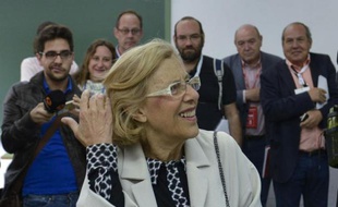 Manuela Carmena, candidate de Ahora Madrid, vote à Madrid le 24 mai 2015