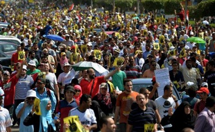 Les partisans du président islamiste Mohamed Morsi destitué par l'armée n'ont rassemblé que quelques milliers de manifestants vendredi en Egypte, signe que leur capacité à mobiliser a été réduite à néant par deux semaines de répression sanglante et l'arrestation de leurs dirigeants.