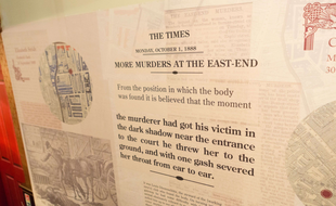 Une page d'un journal datant de 1888 et évoquant un nouveau crime lié à Jack l'éventreur. Cette page est exposée au musée Jack The Ripper de Londres.