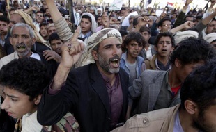 Manifestation le 22 avril 2015 à Sanaa de partisans des rebelles chiites Houthis contre les raids de la coalition