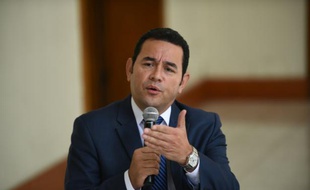 Jimmy Morales, président du Guatemala, lors d'une conférence de presse, le 2 novembre 2015 à Guatemala City.