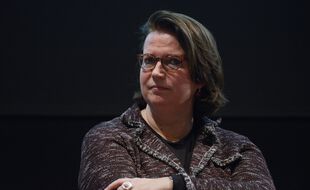 La Défenseure des droits Claire Hédon a réitéré vendredi 21 mai 2021 son inquiétude face au pass sanitaire prévu par un projet de loi en examen au Parlement.