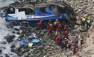 Un accident de la route a fait au moins 36 morts au Pérou, le 2 janvier 2018.