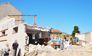 La destruction d'une ancienne parfumerie, près de l'école Florian, à Montpellier.