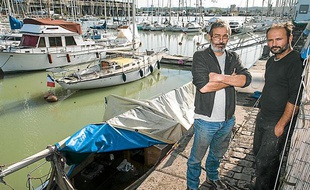 Thierry et Wilfried vivent à l'année sur leurs bateaux aux Bassins à Flot, à Bordeaux