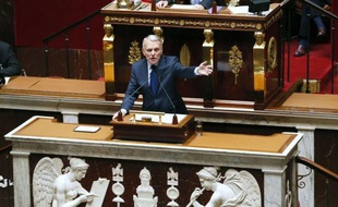 Le Premier ministre Jean-Marc Ayrault a confirmé mardi les grandes lignes d'une réforme fiscale qui donnera le coup de grâce au dernières reliques de la politique de son prédécesseur, promettant que "les classes populaires et les classes moyennes seront épargnées".