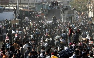 La frontière entre l'Egypte de la bande de Gaza sera fermée vendredi à 13h00 GMT, ont annoncé les membres de la sécurité égyptienne par haut-parleurs à Rafah et El-Arich, selon des témoins dans ces deux villes.