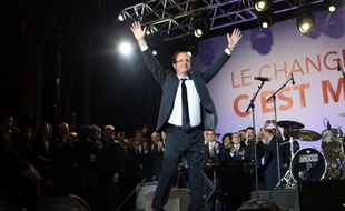 L'un a gagné, l'autre a perdu. Mais des livres sur la campagne des deux finalistes de la présidentielle, baptisés "quick books", ont été bouclés et imprimés le soir même du 2e tour et seront en librairie dès mercredi ou jeudi: un tour de force pour les éditeurs et les auteurs.