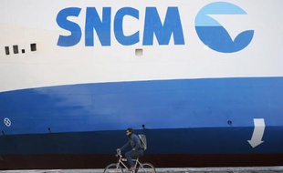 Un ferry de la Société Nationale Corse Méditerrannée (SNCM) amarré dans les docks de Marseille le 27 mars 2014