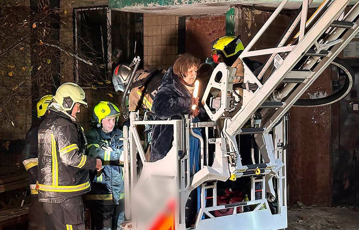 Guerre en Ukraine : Quatre morts dans de nouvelles frappes, Zelensky appelle à durcir les sanctions contre la Russie