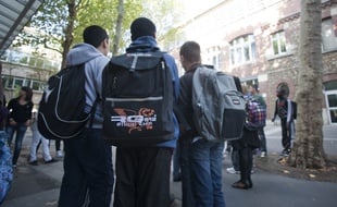 Les adolescents sont de plus en plus négatifs sur leur avenir et ont peur à 62 % d'être pauvres eux-mêmes selon une étude du Secours populaire. (photo illustration)