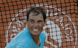 Rafael Nadal victorieux de sa demi-finale contre Schwartzman à Roland-Garros, le 9 octobre 2020.