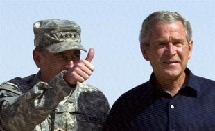 Les Américains veulent voir leurs soldats commencer à rentrer, les démocrates y emploient toute leur force, et l'Irak s'annonce comme la grande affaire de la présidentielle de 2008, mais, aujourd'hui, c'est encore George W. Bush qui décide, estiment les experts.