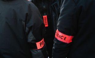 Des policiers. (Illustration)