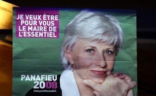 A quatre mois des municipales, l'UMP n'a toujours pas finalisé ses listes à Paris, où trois des vingt têtes de liste manquent encore à l'appel, alors que Françoise de Panafieu peine à concrétiser sa volonté de renouvellement par l'ouverture, la parité et la diversité.u